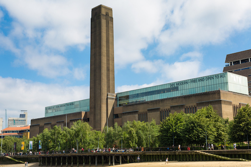 a tall building in Tate Modern