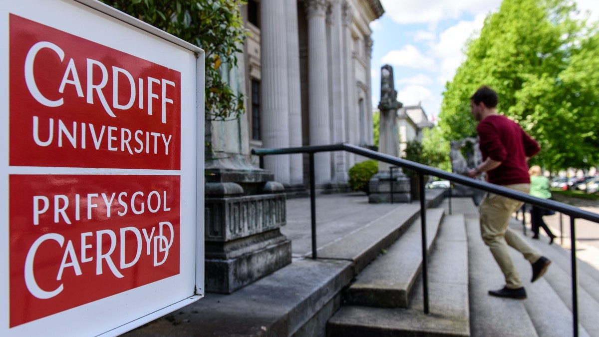 Cardiff uni logo